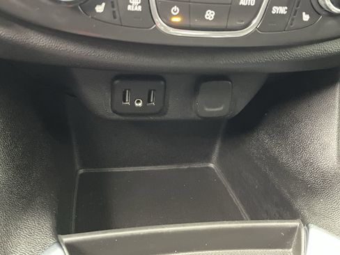 Used 2020 Chevrolet Traverse LT w/ LPO, Floor Liner Package image 24