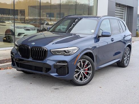 Used 2022 BMW X5 xDrive40i w/ M Sport Package image 2