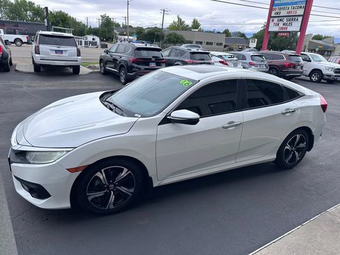 Used 2016 Honda Civic Touring image 5
