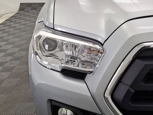 Certified 2023 Toyota Tacoma SR5 AWD/4WD image 27