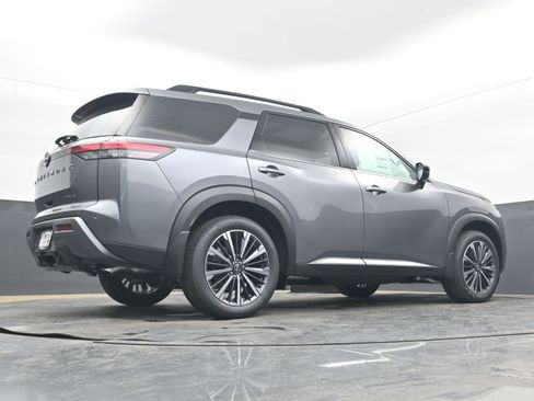 New 2026 Nissan Pathfinder Platinum FWD image 30
