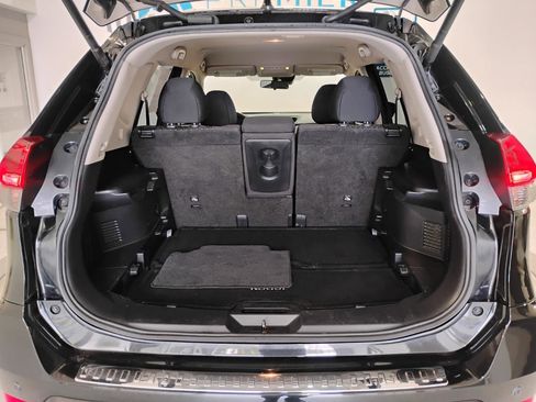 Used 2019 Nissan Rogue SV image 61