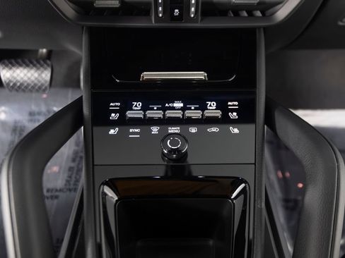 Certified 2026 Porsche Cayenne Coupe AWD/4WD image 27