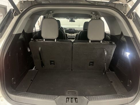 Used 2022 Ford Explorer XLT w/ Equipment Group 202A image 19
