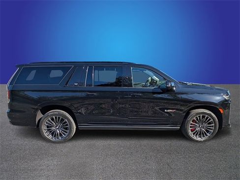 Certified 2023 Cadillac Escalade ESV V image 6