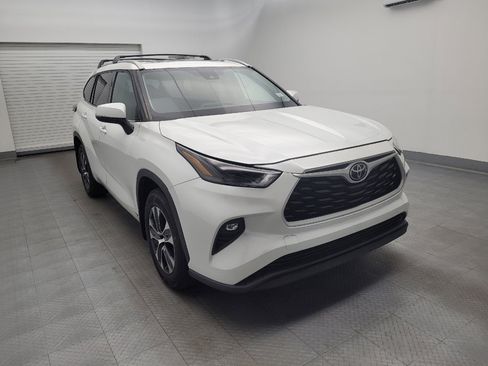Used 2022 Toyota Highlander XLE image 13