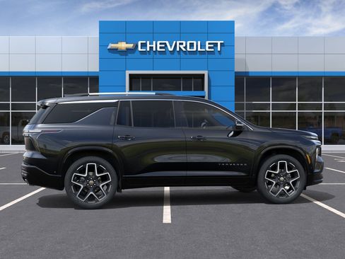 New 2026 Chevrolet Traverse High Country w/ LPO, Floor Liner Package AWD/4WD image 6