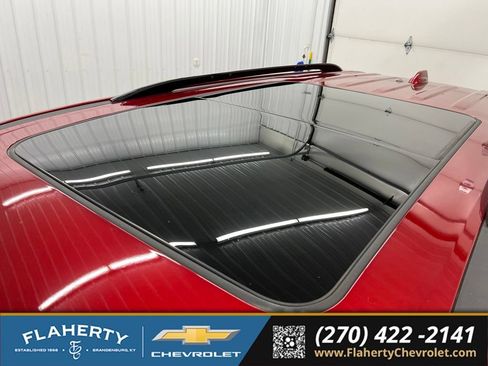 Used 2025 Chevrolet Traverse Z71 w/ Enhanced Driving Package AWD/4WD image 37