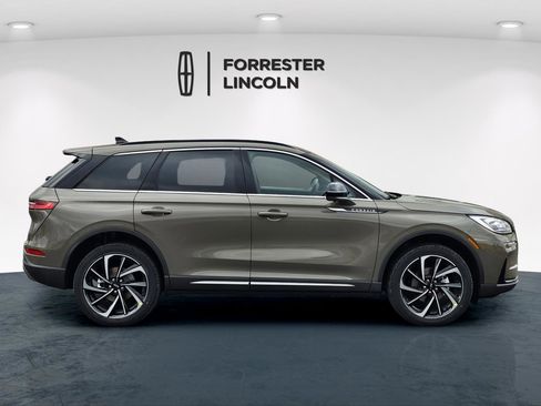 New 2026 Lincoln Corsair Reserve image 2