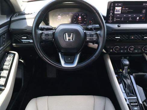 Used 2025 Honda Accord Touring image 8