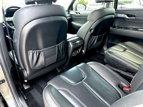 Used 2024 Hyundai Palisade Limited FWD image 22