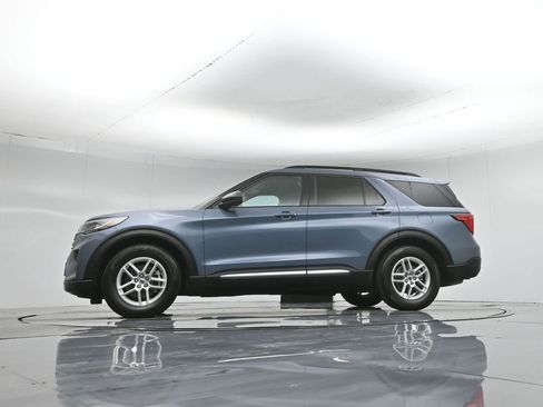 Used 2025 Ford Explorer Active w/ Active Comfort Package RWD image 54
