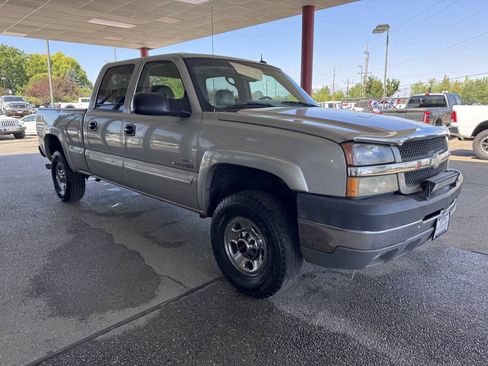Used 2004 Chevrolet Silverado 2500 LT AWD/4WD image 8