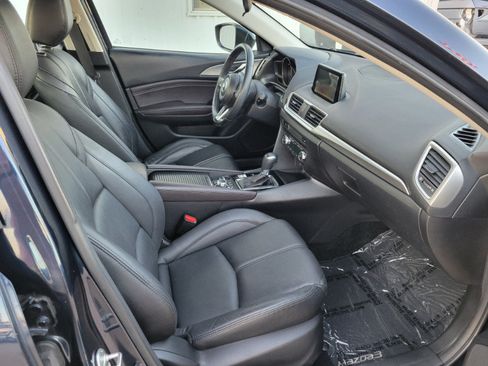 Used 2018 MAZDA MAZDA3 Touring FWD image 20