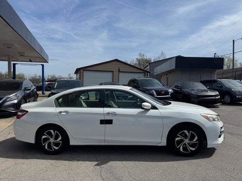Used 2017 Honda Accord LX image 5
