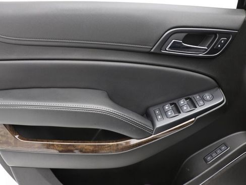 Used 2020 Chevrolet Suburban LT image 15