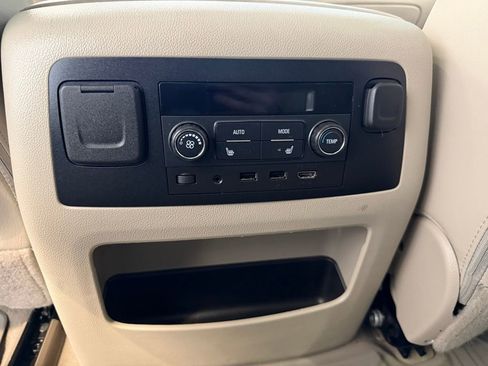 Used 2019 GMC Yukon Denali w/ Denali Ultimate Package image 30