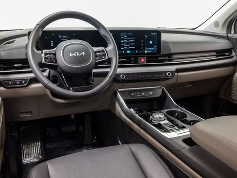 Certified 2026 Kia Carnival EX FWD image 7
