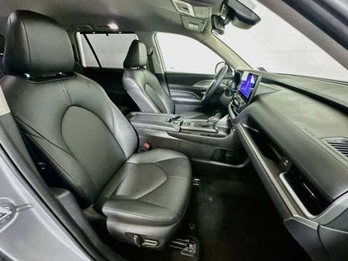 Certified 2026 Toyota Grand Highlander FWD image 27