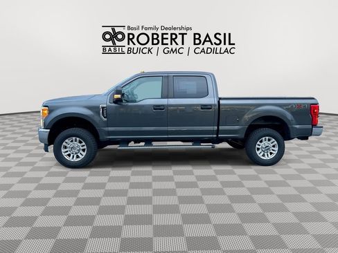 Used 2017 Ford F250 XL w/ STX Appearance Package image 5