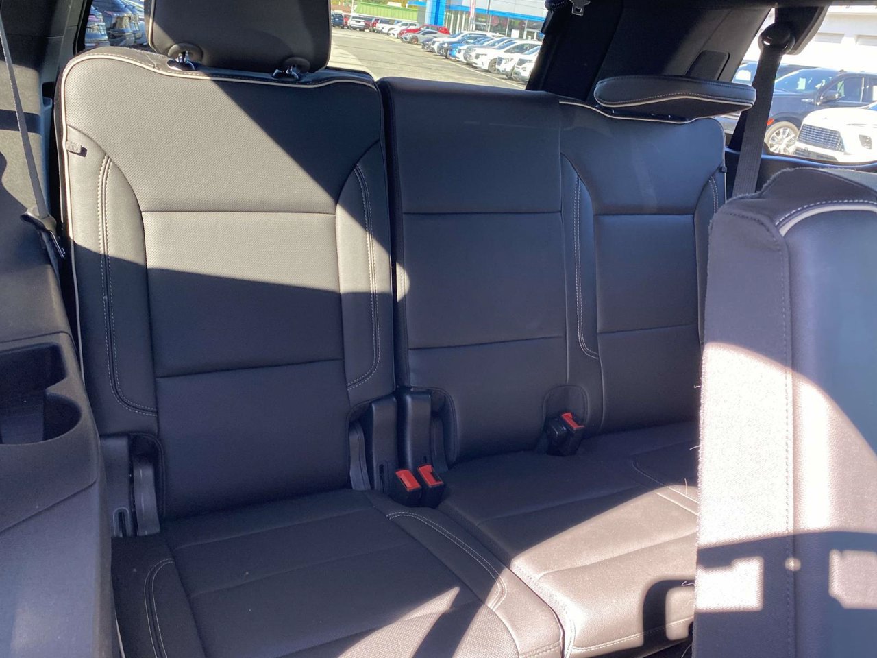 Used 2021 Chevrolet Tahoe Premier w/ Premium Package RWD image 16