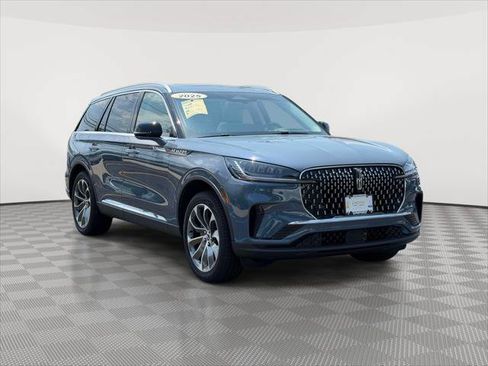 Used 2025 Lincoln Aviator AWD w/ Equipment Group 101A image 1