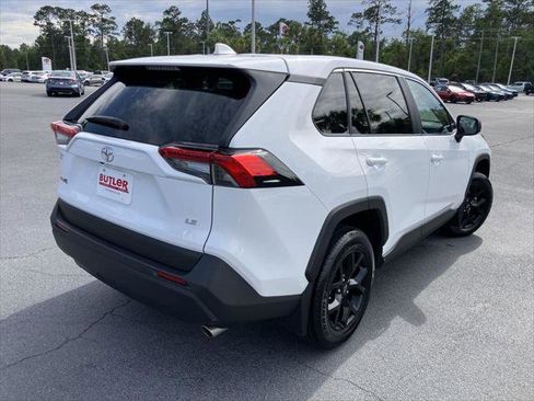 Certified 2025 Toyota RAV4 LE FWD image 5
