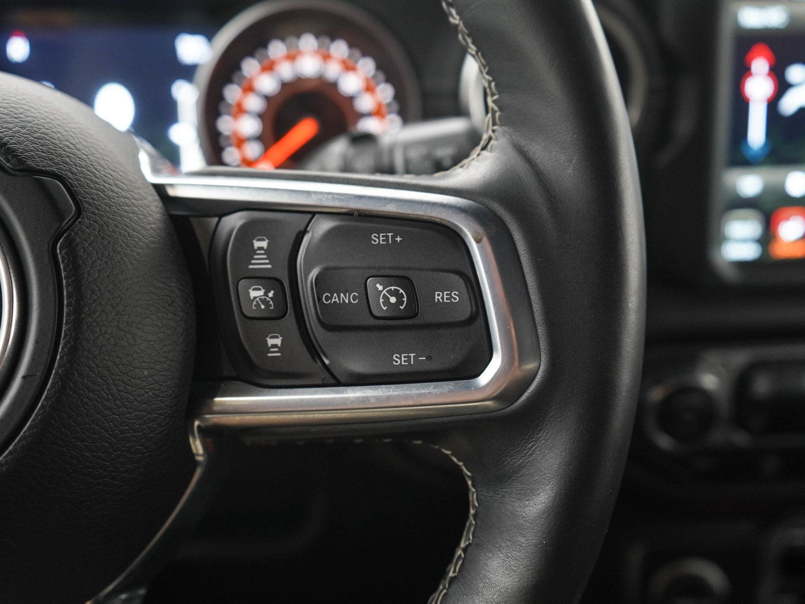 Used 2020 Jeep Wrangler Unlimited Sahara AWD/4WD image 26