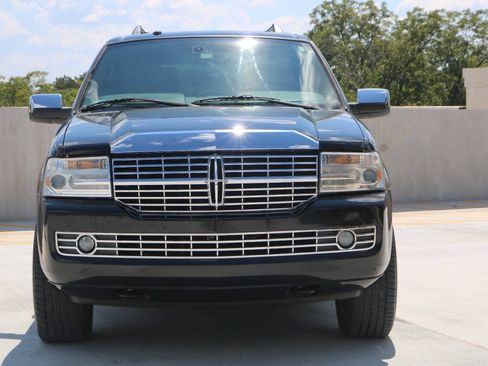 Used 2014 Lincoln Navigator 2WD image 41