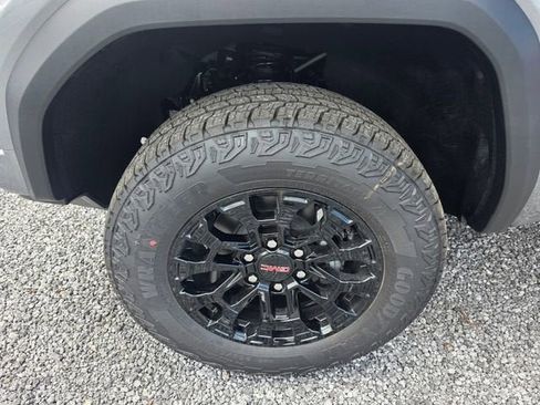 New 2026 GMC Canyon Elevation w/ Convenience Package RWD image 9