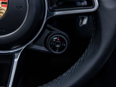 Certified 2024 Porsche 718 Boxster RWD image 48