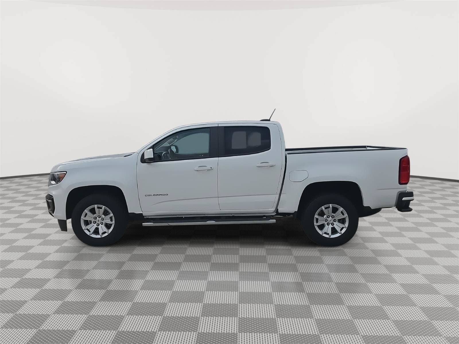 Used 2022 Chevrolet Colorado LT AWD/4WD image 3