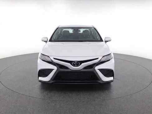 Used 2023 Toyota Camry SE AWD/4WD image 2