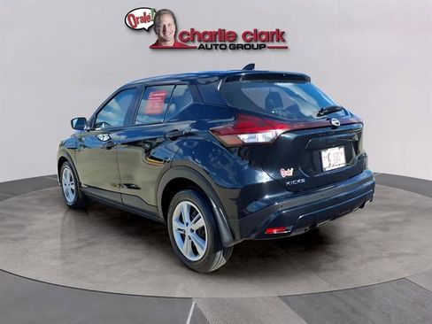 Used 2024 Nissan Kicks S image 3