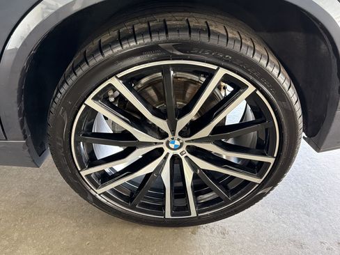 Used 2019 BMW X5 xDrive40i w/ M Sport Package AWD/4WD image 11
