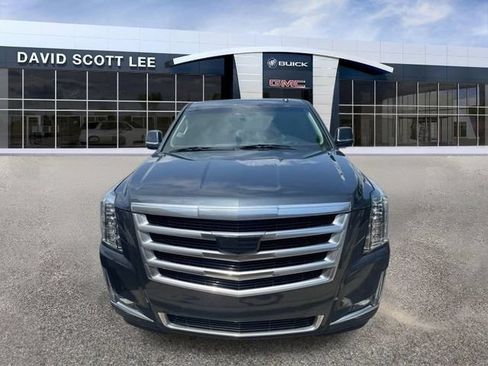 Used 2019 Cadillac Escalade Luxury AWD/4WD image 2
