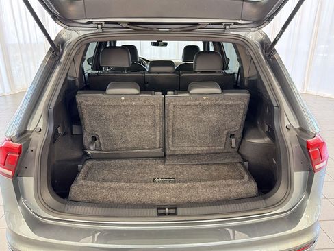 Used 2023 Volkswagen Tiguan SE R-Line image 33