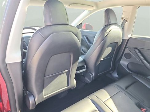 Used 2022 Tesla Model Y Performance image 18