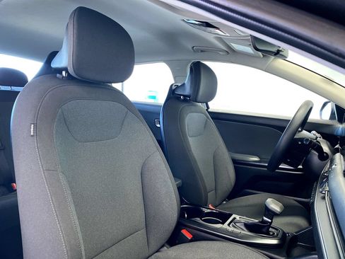 Certified 2025 Kia K4 FWD image 30