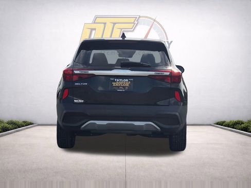 Used 2022 Kia Seltos LX AWD/4WD image 5