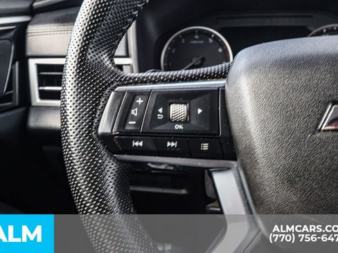 Used 2023 Mitsubishi Outlander SE image 32