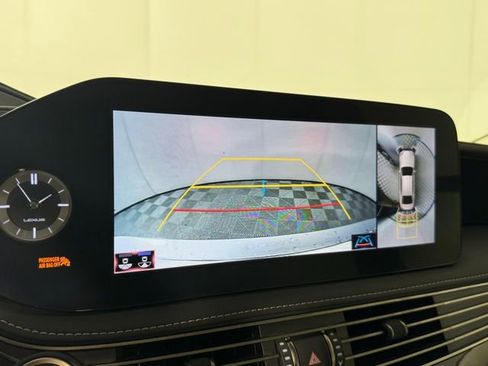 Used 2022 Lexus LS 500 w/ Luxury Package image 19