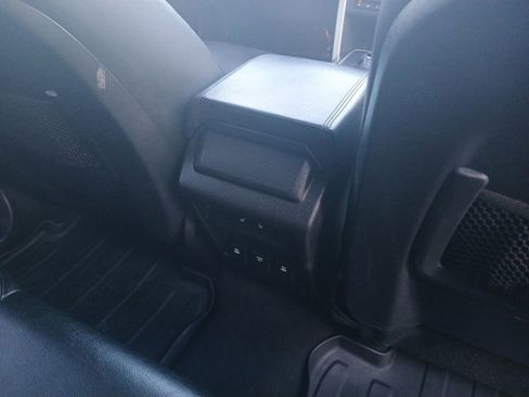 Used 2016 Land Rover Discovery Sport HSE image 18