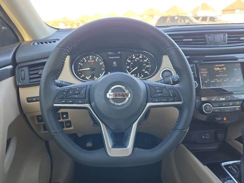 Used 2019 Nissan Rogue SV image 21