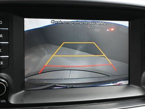 Used 2020 Kia Sorento LX image 13