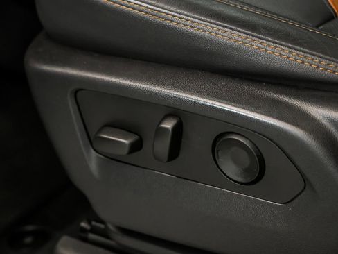 Used 2024 GMC Sierra 2500 AT4 w/ AT4 Premium Plus Package image 17