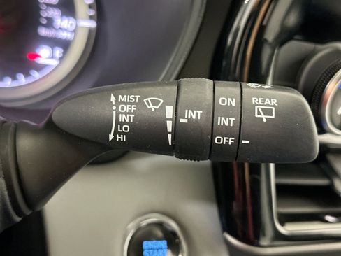 Used 2022 Toyota Highlander LE image 28