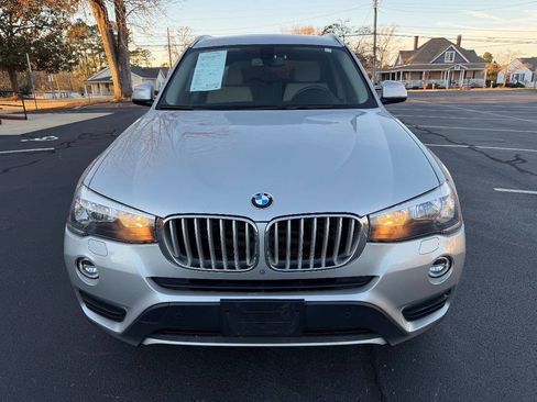 Used 2017 BMW X3 xDrive28i image 3