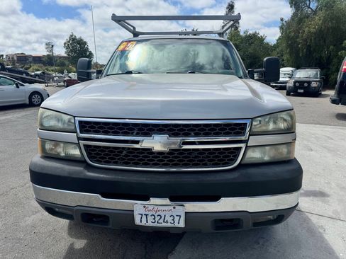 Used 2005 Chevrolet Silverado 2500 LS RWD image 2