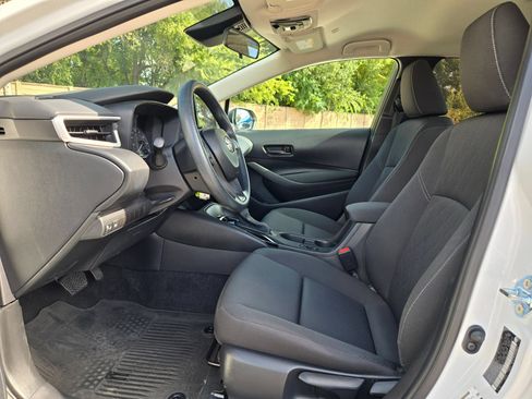 Used 2025 Toyota Corolla LE FWD image 9